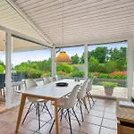 Beautifully Maintained, Elevated With Spa, Large Terraces And Stunning Views Close To Handrup Beach, Mols Bjerge And The Charming Town Prázdninový dům *