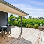 Prázdninový dům Beautifully Maintained, Elevated With Spa, Large Terraces And Stunning Views Close To Handrup Beach, Mols Bjerge And The Charming Town *