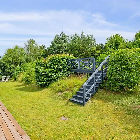 Casa de Férias Beautifully Maintained, Elevated With Spa, Large Terraces And Stunning Views Close To Handrup Beach, Mols Bjerge And The Charming Town Ebeltoft