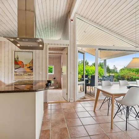 Beautifully Maintained, Elevated With Spa, Large Terraces And Stunning Views Close To Handrup Beach, Mols Bjerge And The Charming Town Casa de Férias *